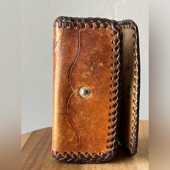 Leather Tooled Key Holder - Picture 3 of 10